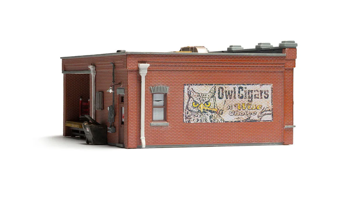 Smith Brothers TV & Appliance - HO Scale