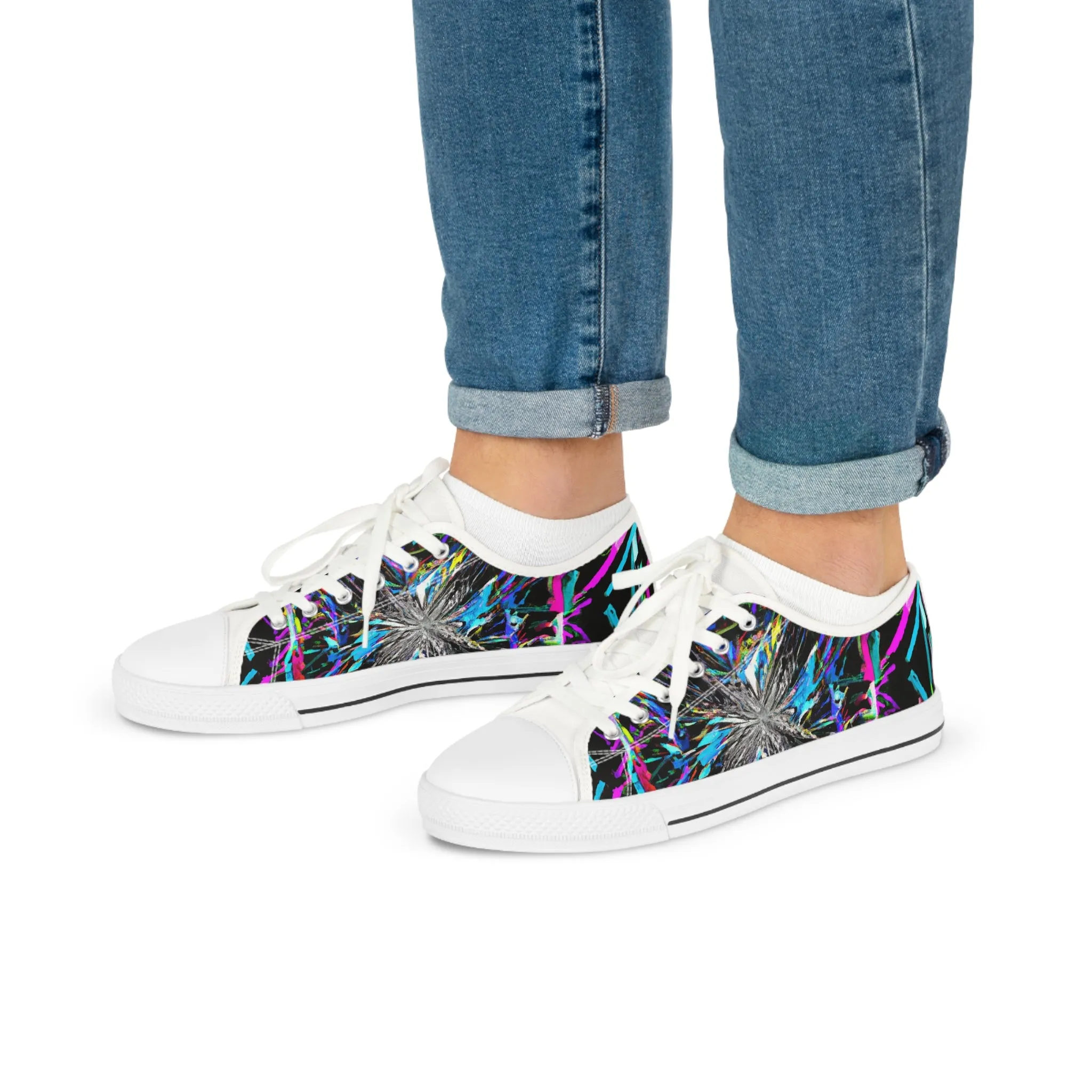 Veronica Victoriana van Victorious. - low top